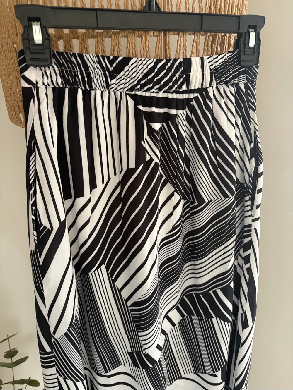 Vernacular Midi Skirt - Black/White - Picture 6 of 9